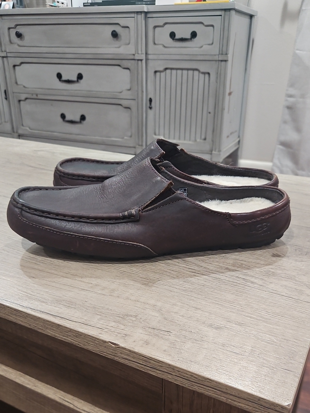 UGG Men's dark Brown Leather Slip-On Slippers size 10